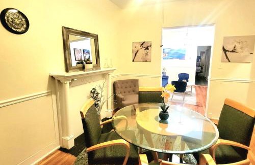 Woodlawn House | Chateau de Woodlawn - Room III - The Dream Catcher