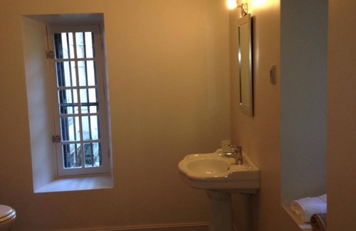 La Bastide-de-Serou Bed & Breakfast | Chateau du Val Larbont