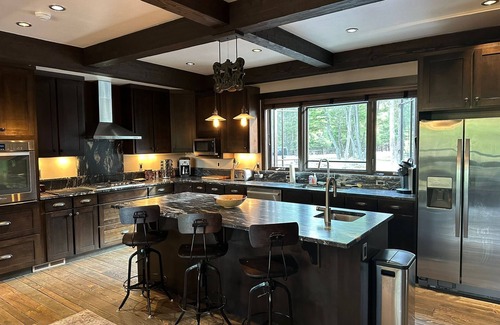 Fortine House | Chateau Fortine 3 bedroom house on secluded 14 acres with spa Book now