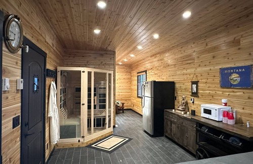 Fortine House | Chateau Fortine 3 bedroom house on secluded 14 acres with spa Book now