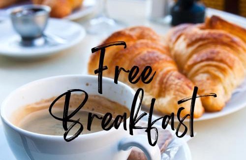 Isigny-le-Buat Bed & Breakfast | chateau isigny, séjour familial entre nature et confort