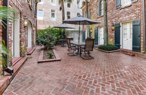 French Quarter Apartment | Chateau Orleans