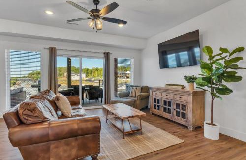 Table Rock Cabin | Chateau Royale home