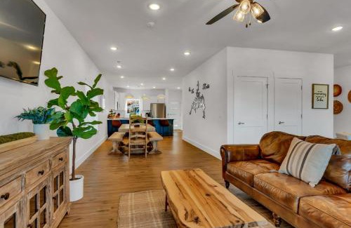 Table Rock Cabin | Chateau Royale home