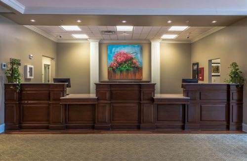 Downtown Historic Hotel | Chateau Saint Denis Hotel