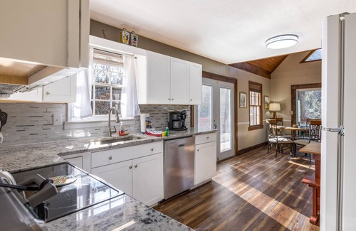 Demorest Cottage | Chattahoochee Shoals – Cozy Pet Friendly River Cottage