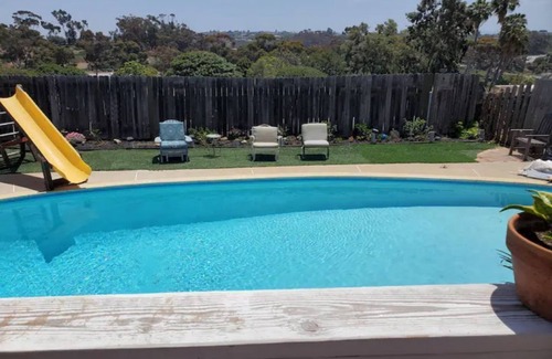 Townsite Cottage | Cheerful,1 bd home + pool, SCUBA equip, walk to beach