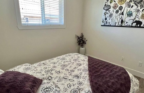 Fleetwood House | Cheerful 3 bedroom home close to Guildford mall