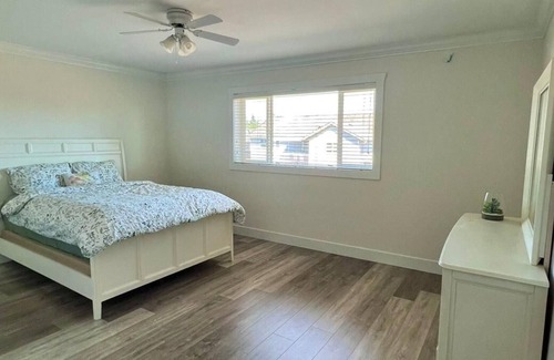 Fleetwood House | Cheerful 3 bedroom home close to Guildford mall