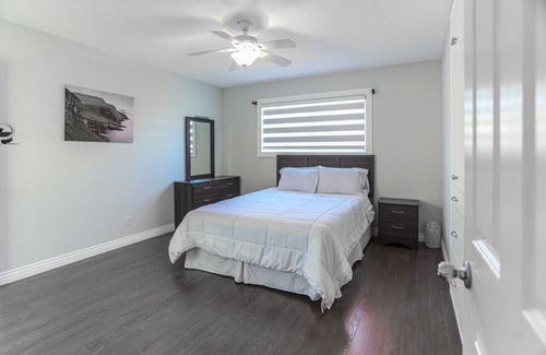 South Clearbrook House | Cheerful 3 Bedroom main floor.