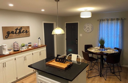 Pine Bluff House | Cheerful 3-bedroom with parking - Pet friendly