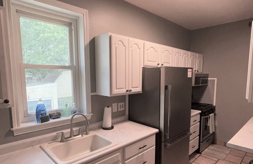 St. Bernard Apartment | Cheerful 3Bdr in central Cincy