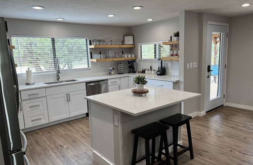 Payson House | Cheerful 4 Bedroom Getaway