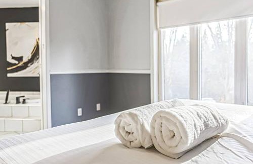 Prevost Ski Chalet | Cheerful 4 bedroom home with inground heated pool