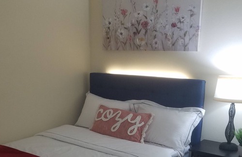 Greenacres House | Cheerful 5 bedroom vacation home & free parking