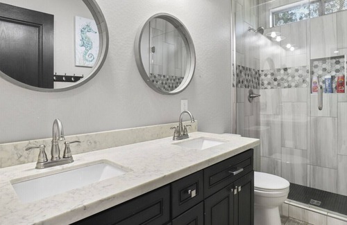 Surprise Farms House | Cheerful 5-Bedroom home With Pool