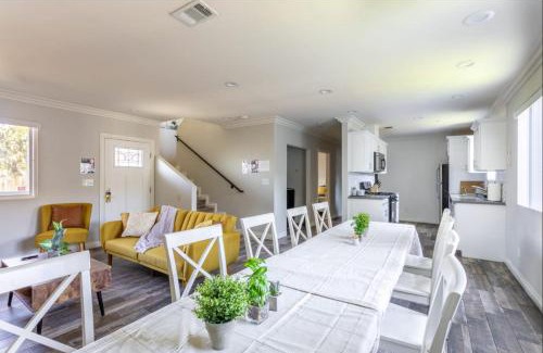Downtown Los Angeles House | Cheerful 5BR house with parking near USC