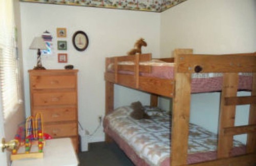 Deep Hole House | CHEERFUL, COMFORTING, & RELAXING!