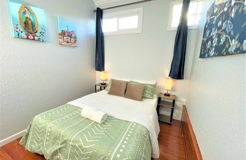 Lower Bal House | Cheerful Comfy 2B1B Unit walking to Bay Fair