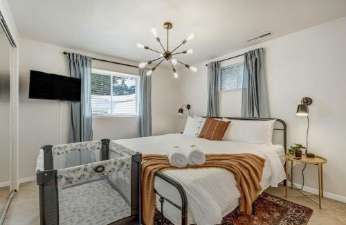 Village Seven Apartment | Cheerful Cove - Cozy Basement Centrally Located