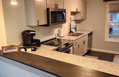 Marietta House | Cheerful, cozy townhouse minutes from stadium, downtown, area attractions