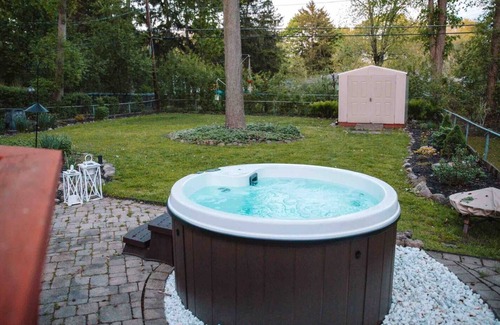 Rochester House | Cheerful Garden Oasis