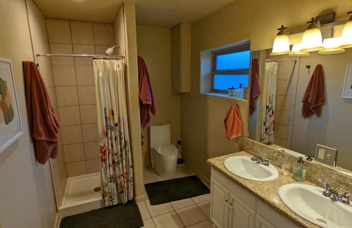 Coconino Estates House | Cheerful Master Suite w/ Private Entrance