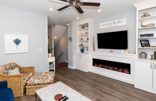 Ventnor City House | Cheerful Ventnor House Walk to the Beach