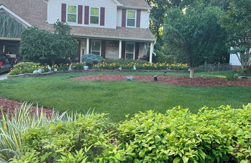 Waldorf House | Cheerful1 bedroom basement with separate entrance