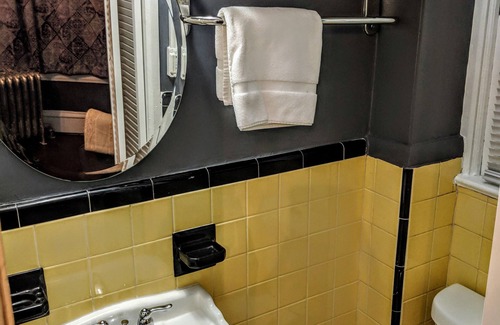 Atlantic City Hotel | Chelsea Pub & Inn