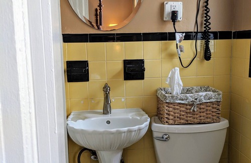 Atlantic City Hotel | Chelsea Pub & Inn