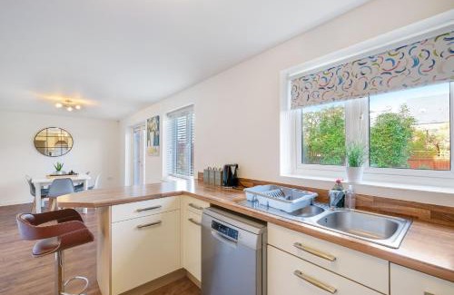 Emersons Green House | Cherry Banks 5 Bedroom and 3 Bathroom House