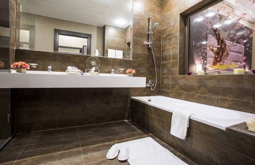 Qraiye Hotel | Cherry Blossom Boutique Hotel