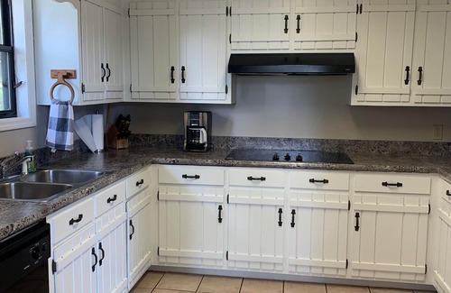 Madison House | Cherry Lake Home Perfect for Family Gatherings. Close to Wild Adventures.