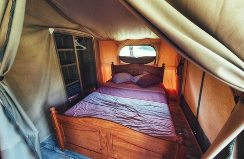 Engravies Cabin | Cherry Lodge tent for 4 people