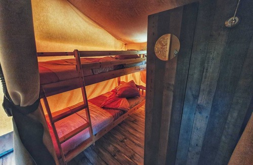 Engravies Cabin | Cherry Lodge tent for 4 people