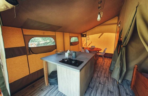 Engravies Cabin | Cherry Lodge tent for 4 people