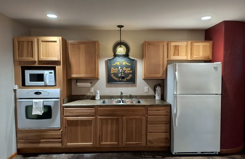 Custer House | Cherry on Top Lodge- we are ready to host you for a fantastic getaway!