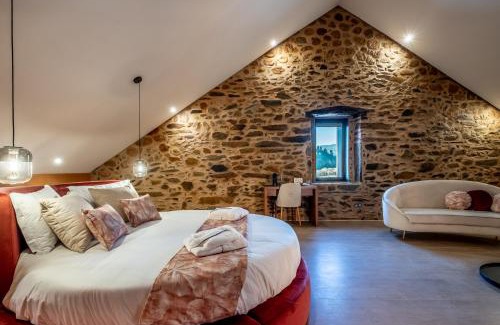 Paul House | Cherry Sculpture Hotel