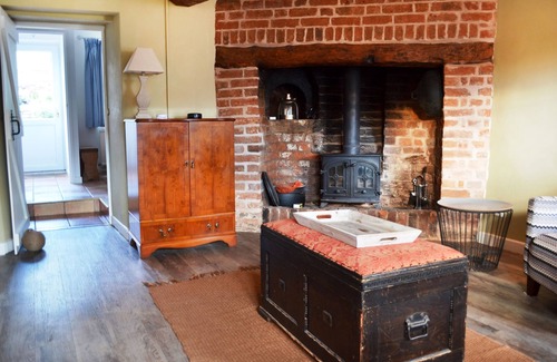 Lympstone Cottage | Cherry Tree Cottage- 3 bedroom cottage in perfect village location