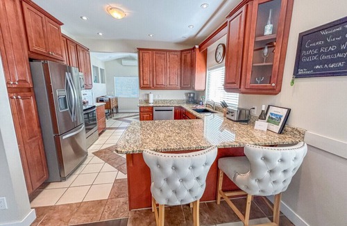 Okanagan-Similkameen Cottage | Cherry View Cottage (Nightly Rental Approved)