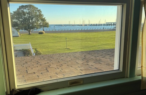 Rock Hall House | Chesapeake Bay Harbor View in a central location to events/restaurants