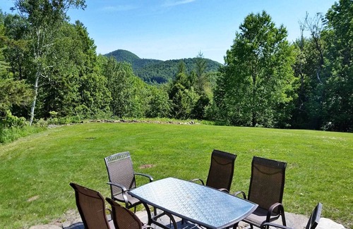 Chester House | Chester Farmhouse on 100 Acres, 15 Min to Okemo!