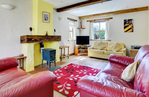 Manorbier House | Chestnut Cottage in the beautiful Manorbier