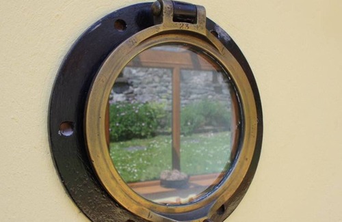 Manorbier House | Chestnut Cottage in the beautiful Manorbier