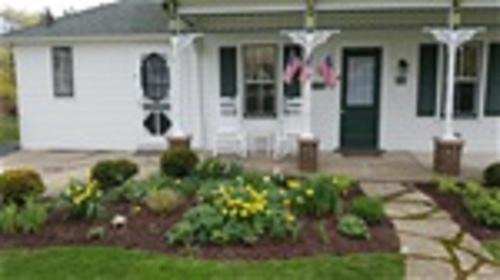 Downtown House | Chestnut Cottage LLC