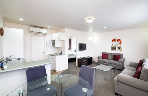 Taupo Hotel | Chevron Motel
