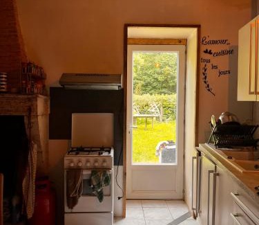 Saint-Germain-dEsteuil House | Chez Amélie chambre-location