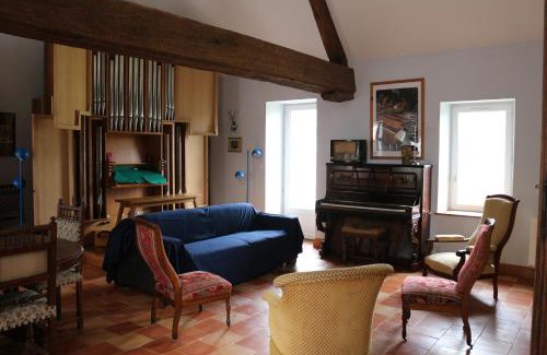 Souvigny House | Chez Célestine
