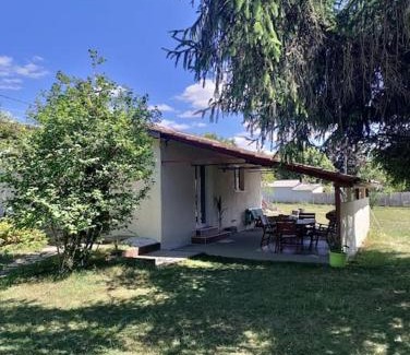 Auch Apartment | Chez Chapelle in the heart of the Gascony with pool, pets welcome!